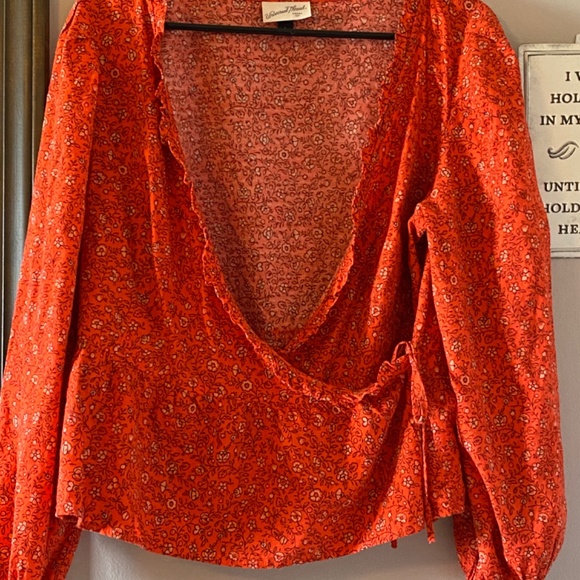 Women Large blouse - Picture 2 of 2